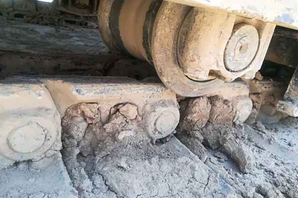 安徽出售转让二手5300小时2014年卡特彼勒320D2挖掘机