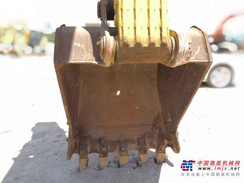 陕西出售转让二手5000小时2011年中联重科ZE230E挖掘机
