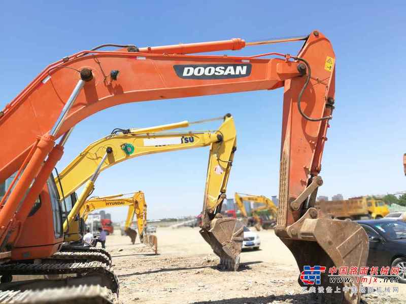 陕西出售转让二手8000小时2010年斗山DH300LC挖掘机