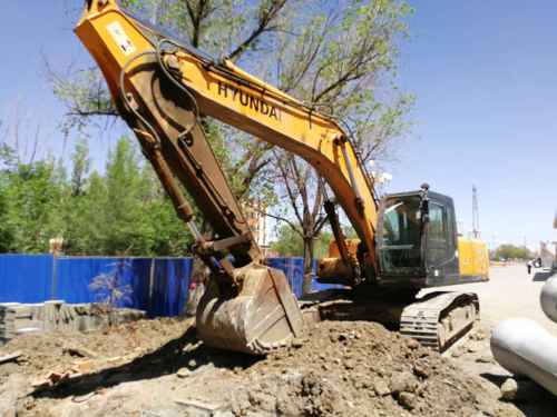 内蒙古出售转让二手9800小时2010年现代R305LC挖掘机