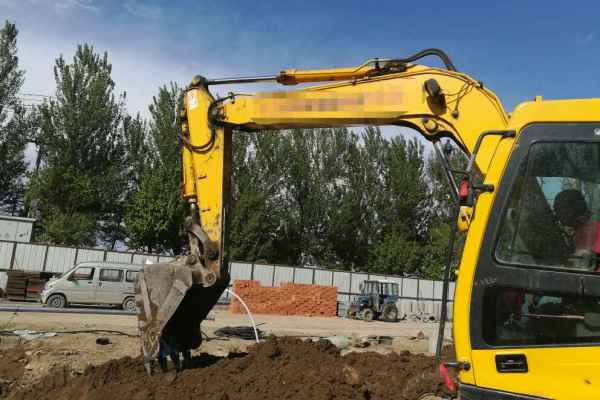 吉林出售转让二手7000小时2009年现代R80挖掘机