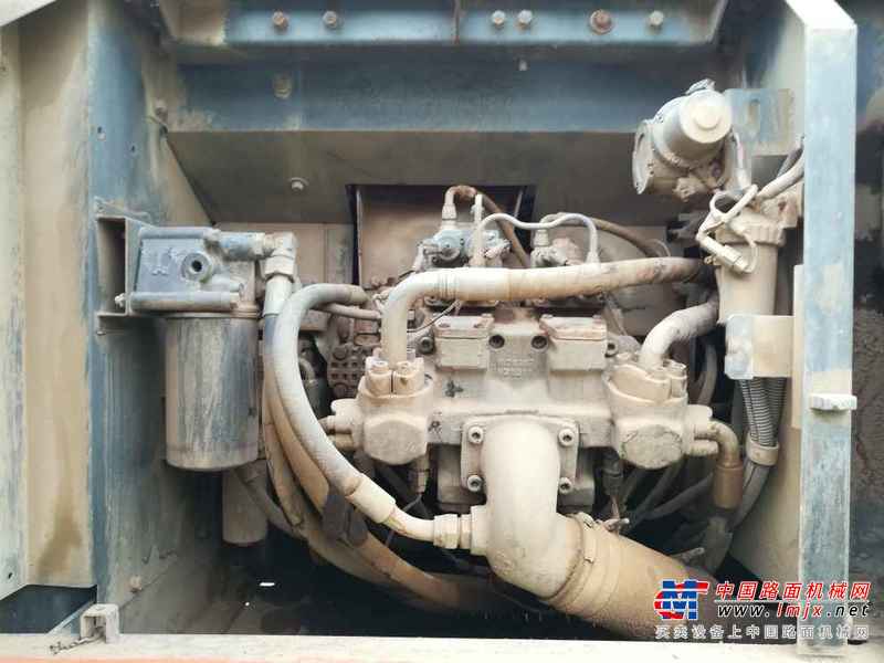 陕西出售转让二手15000小时2004年日立ZX200挖掘机