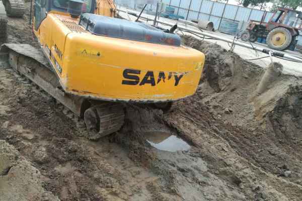 吉林出售转让二手6000小时2010年三一重工SY215C挖掘机