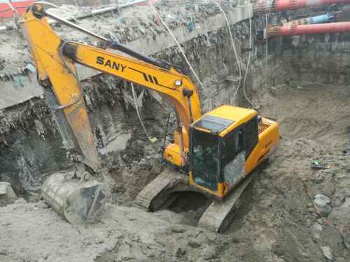 吉林出售转让二手6000小时2010年三一重工SY135挖掘机