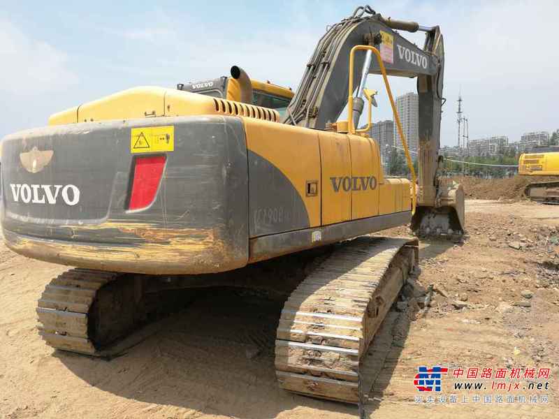 山西出售转让二手7500小时2011年沃尔沃EC240C挖掘机