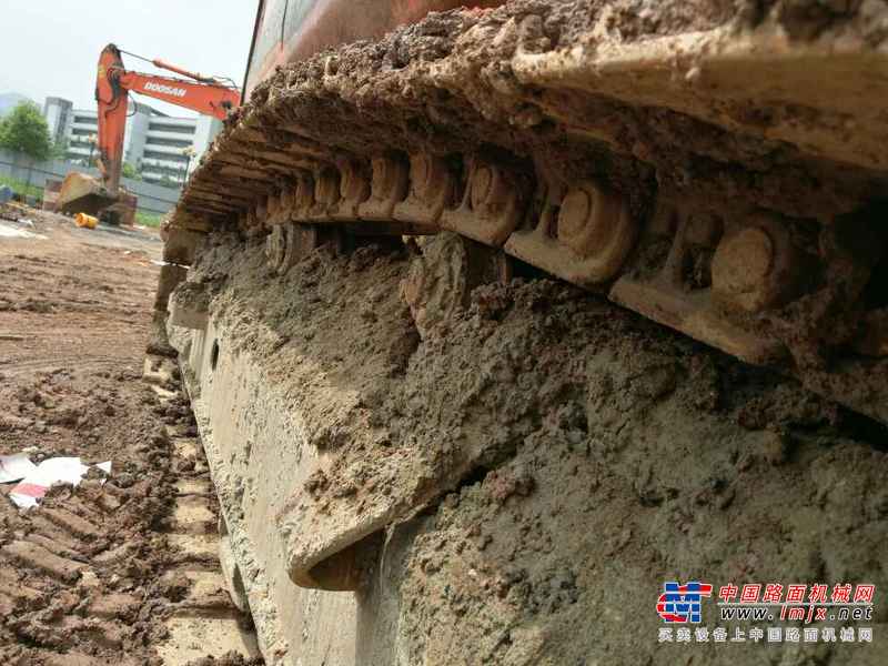 江西出售转让二手8000小时2009年斗山DH225LC挖掘机