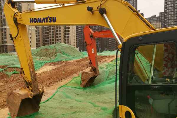 陕西出售转让二手5200小时2011年小松PC220挖掘机