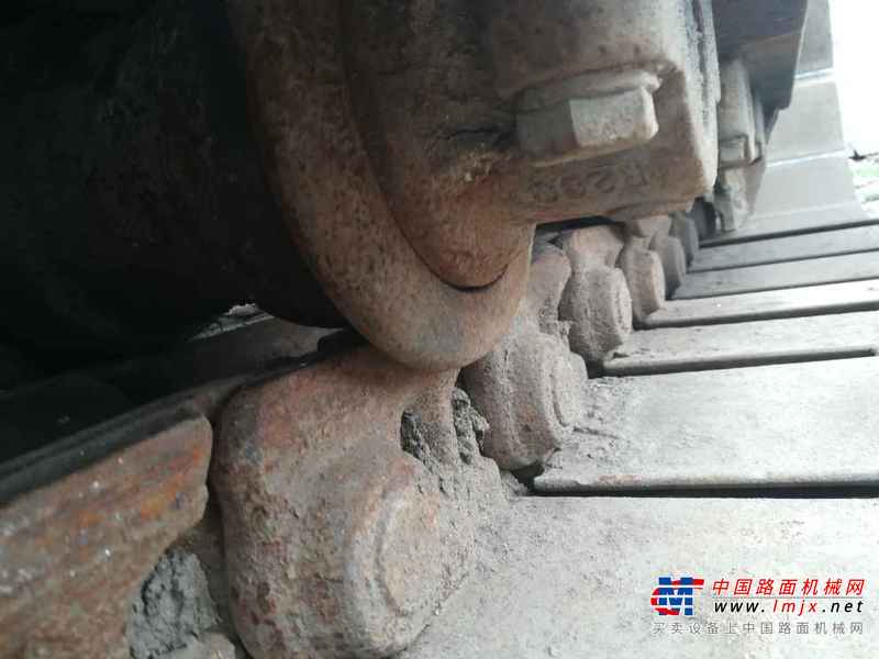 黑龙江出售转让二手15000小时2003年现代R200挖掘机