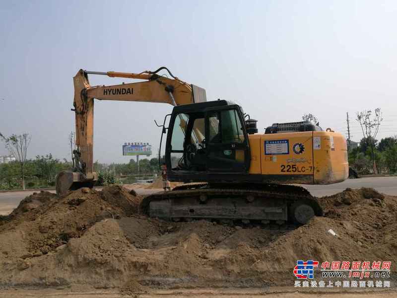 山东出售转让二手5423小时2011年现代R225LC挖掘机