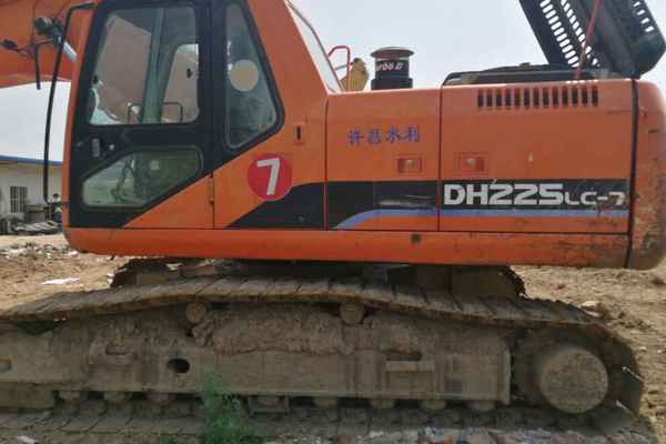 河南出售转让二手7900小时2010年斗山DH225LC挖掘机