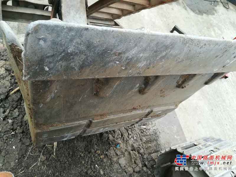 黑龙江出售转让二手13000小时2006年日立ZX75US挖掘机