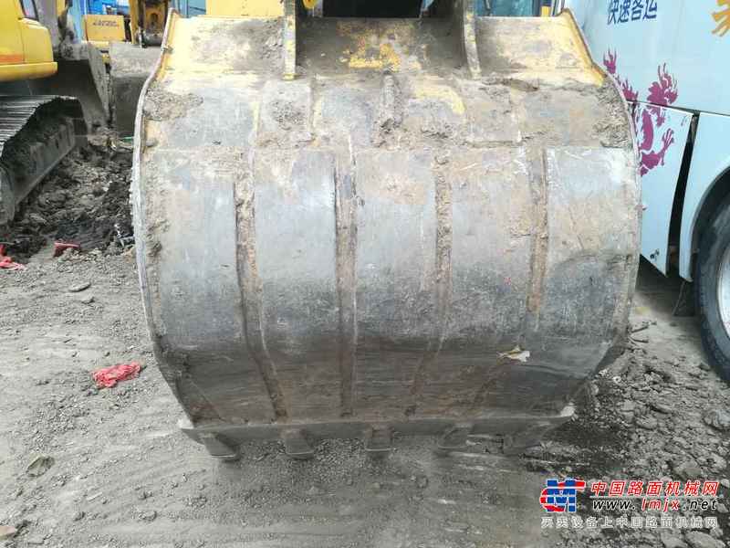 黑龙江出售转让二手12000小时2006年小松PC200挖掘机