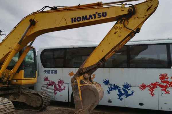 黑龙江出售转让二手12000小时2006年小松PC200挖掘机