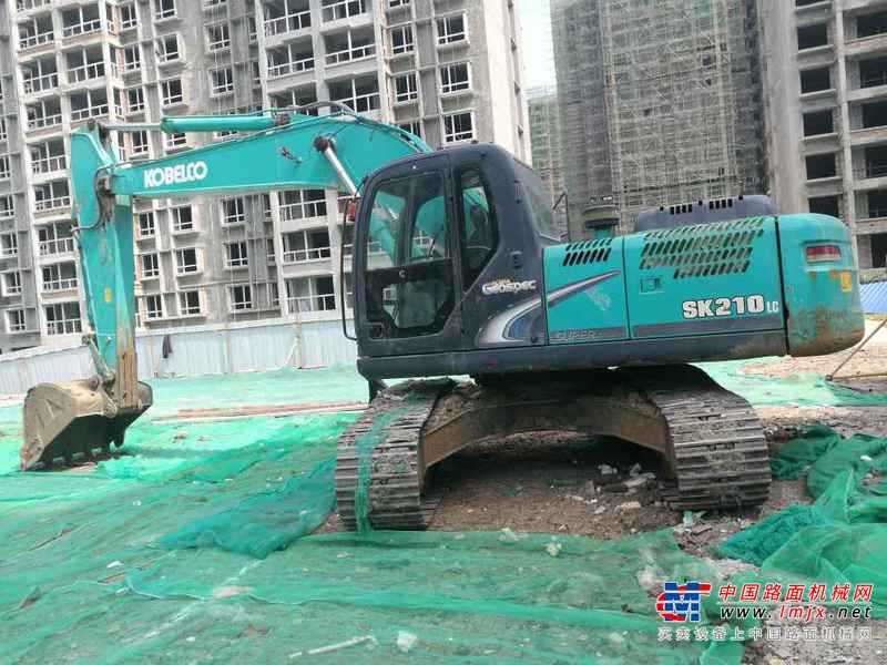 山东出售转让二手4700小时2013年神钢SK210LC挖掘机