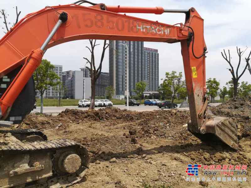 江苏出售转让二手6000小时2013年日立ZX200挖掘机
