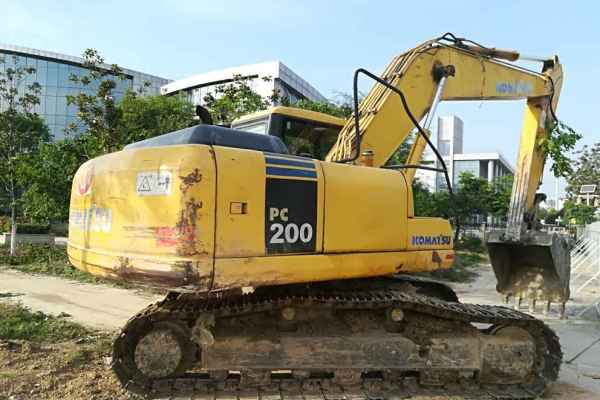 安徽出售转让二手18000小时2004年小松PC200挖掘机