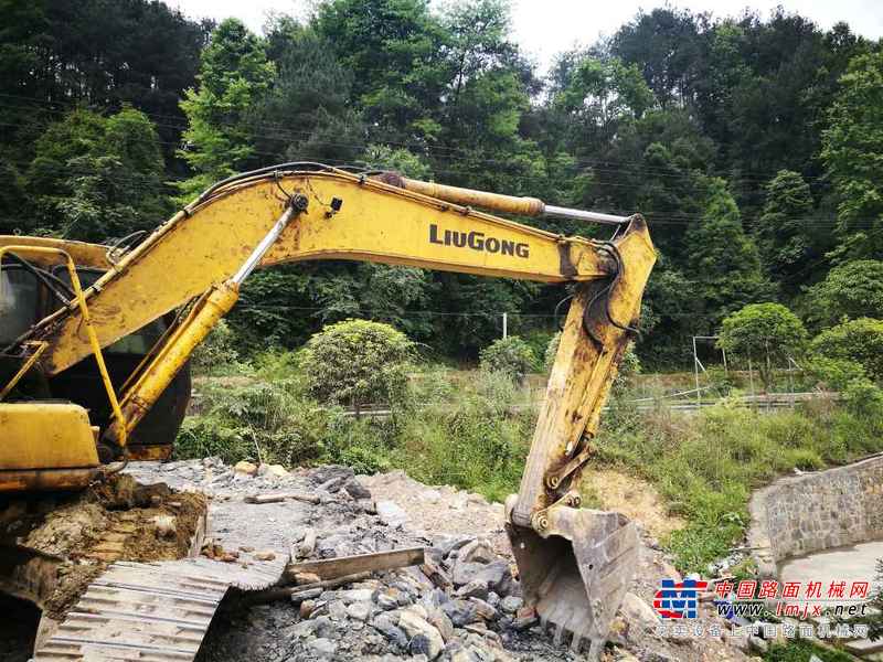 贵州出售转让二手8650小时2010年柳工CLG925D挖掘机
