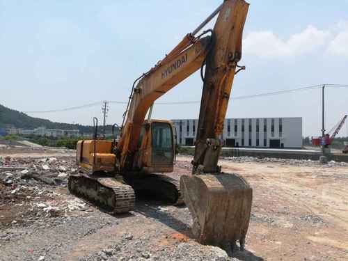 江苏出售转让二手8500小时2009年现代R215挖掘机
