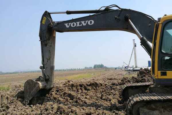 安徽出售转让二手6000小时2011年沃尔沃EC210BLC挖掘机
