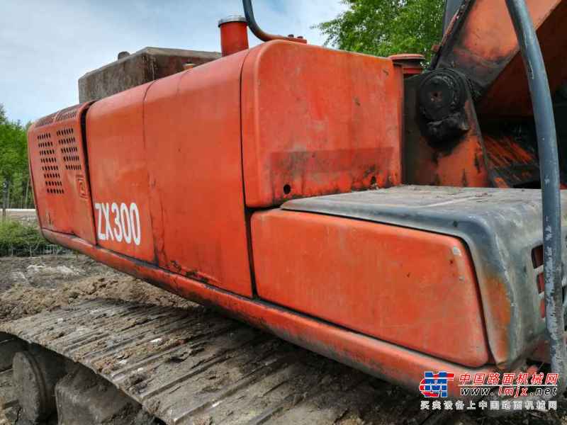 黑龙江出售转让二手10000小时2003年日立EX200挖掘机