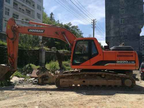湖北出售转让二手6500小时2014年斗山DH220LC挖掘机