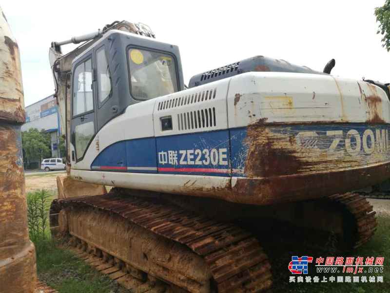 江西出售转让二手8000小时2011年中联重科ZE230LC挖掘机