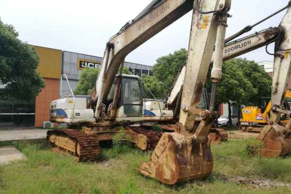 江西出售转让二手8000小时2011年中联重科ZE230LC挖掘机