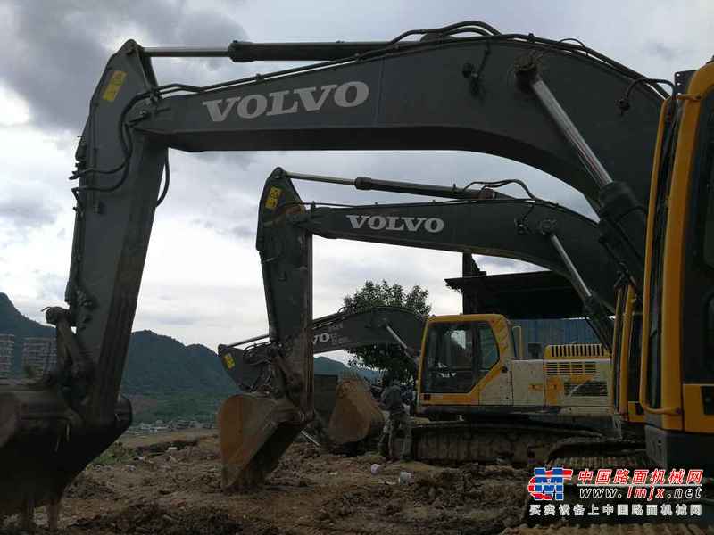 贵州出售转让二手5319小时2010年沃尔沃EC240BLC挖掘机