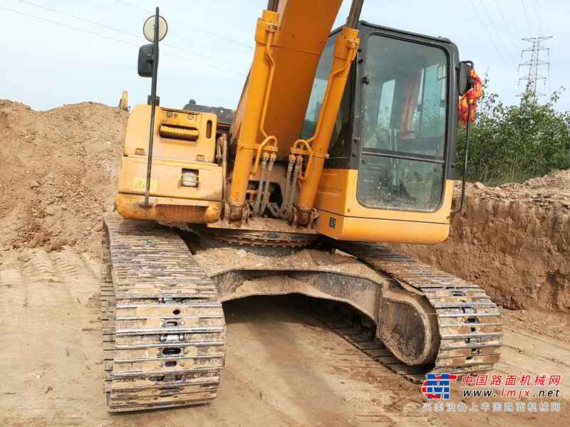 陕西出售转让二手7000小时2010年龙工LG6215挖掘机