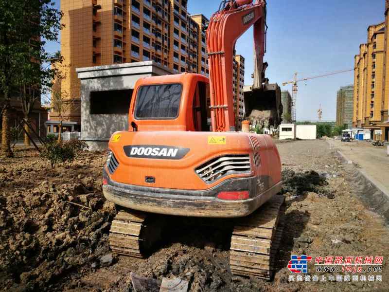 江苏出售转让二手4000小时2014年斗山DX75挖掘机