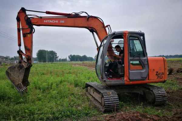 江苏出售转让二手8000小时2009年日立ZX70挖掘机