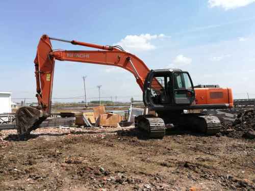 黑龙江出售转让二手7800小时2011年日立ZX240挖掘机