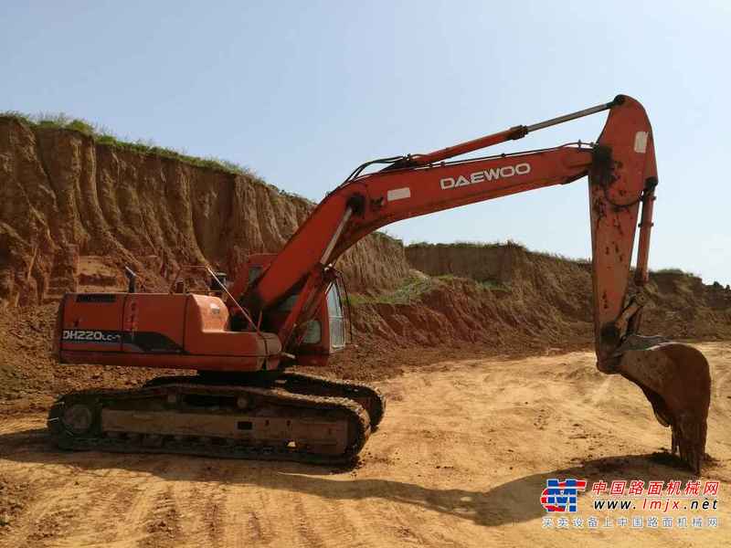河南出售转让二手17000小时2004年大宇DH220LC挖掘机
