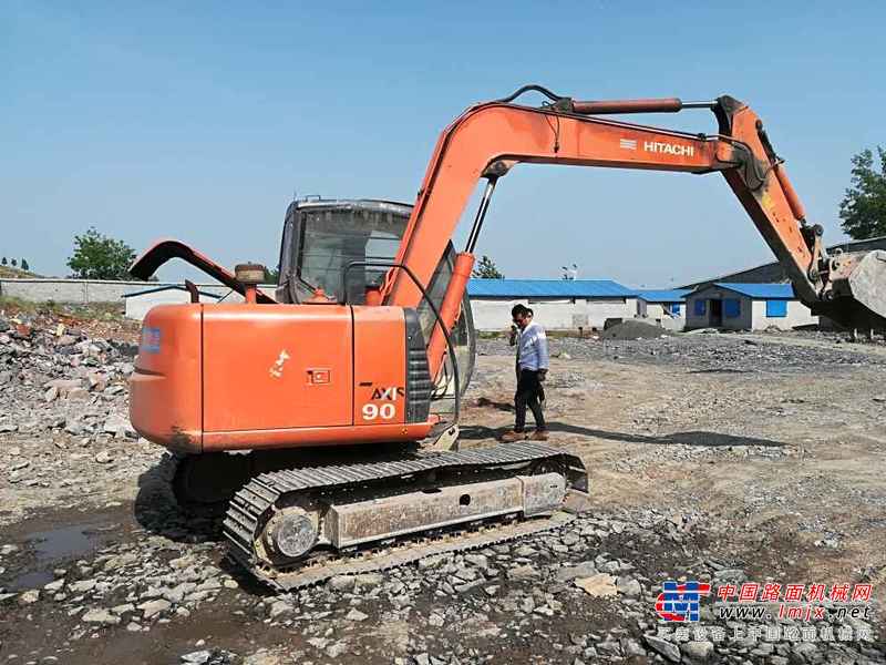 安徽出售转让二手8900小时2010年日立ZX70挖掘机