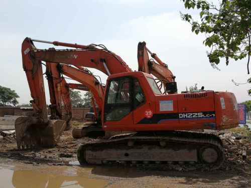 陕西出售转让二手12000小时2009年斗山DH220挖掘机