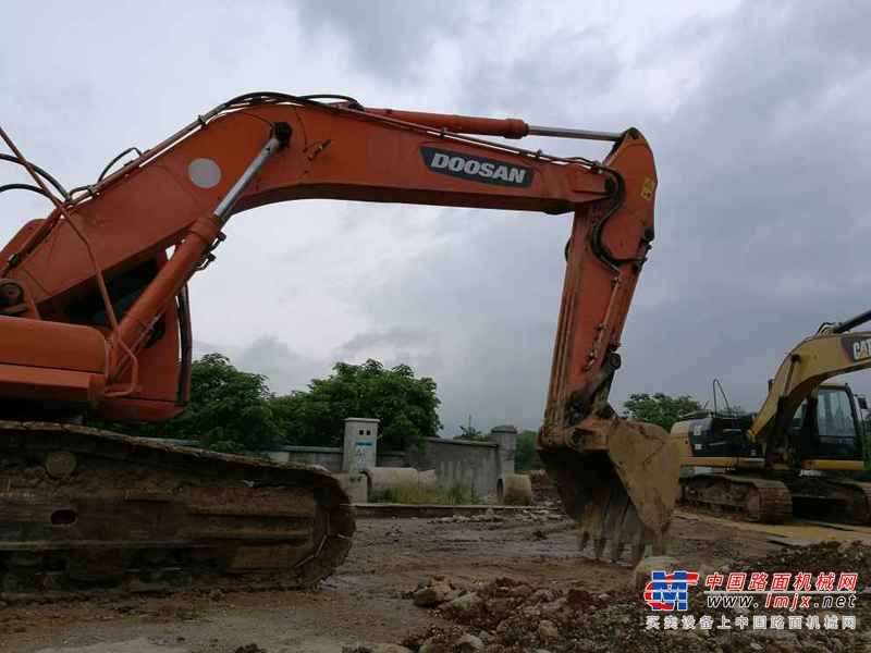 安徽出售转让二手8600小时2012年斗山DH370LC挖掘机