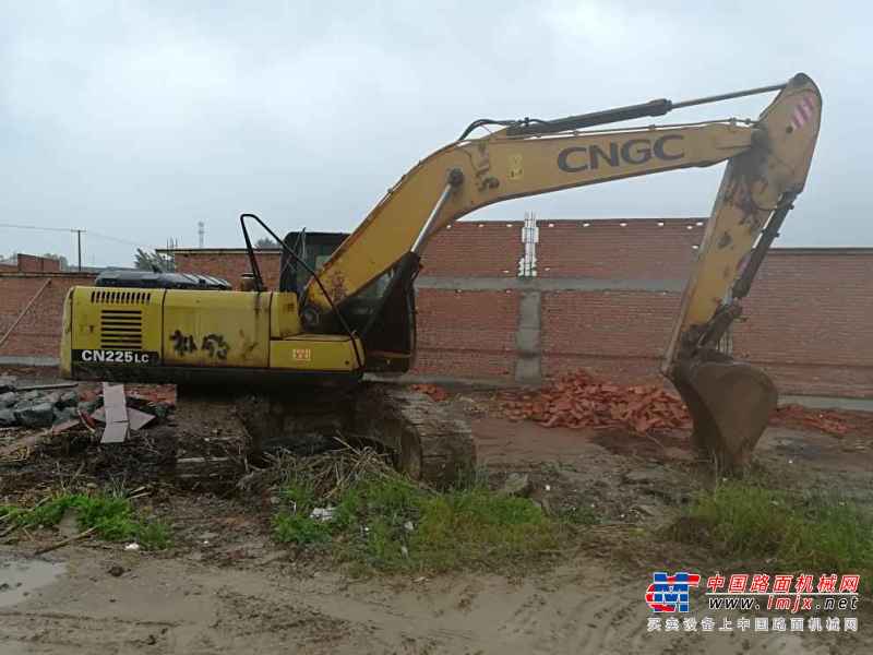 安徽出售转让二手8500小时2010年江麓CN225LC挖掘机