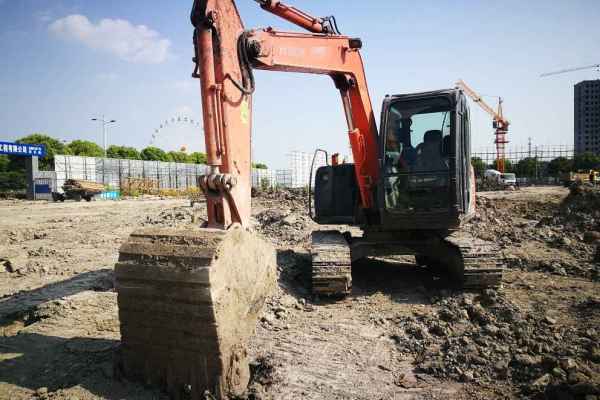 江苏出售转让二手7000小时2013年日立ZX70挖掘机