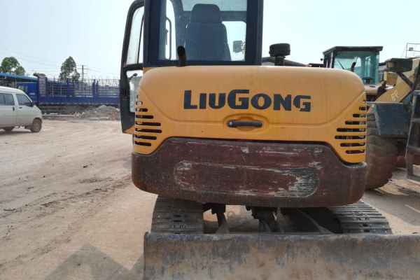 广西出售转让二手5324小时2011年柳工CLG906C挖掘机