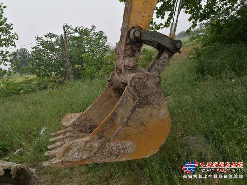 河南出售转让二手2200小时2015年现代R80挖掘机