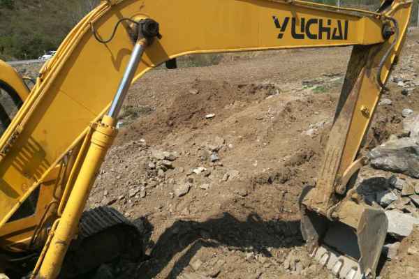 辽宁出售转让二手10000小时2010年玉柴YC135挖掘机