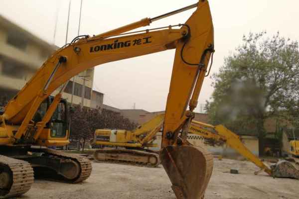 陕西出售转让二手8000小时2010年龙工LG6360挖掘机