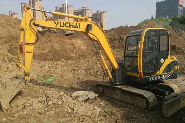 河南出售转让二手3400小时2011年玉柴YC60挖掘机