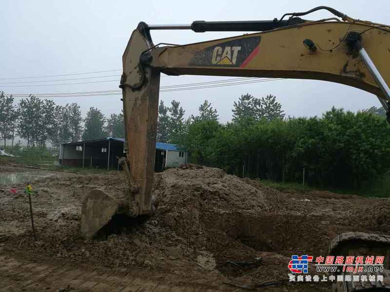 河南出售转让二手8500小时2011年卡特彼勒320DGC挖掘机