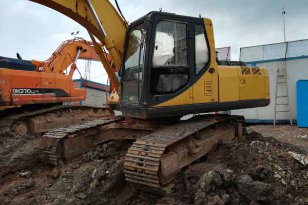 广西出售转让二手5643小时2011年厦工XG822LC挖掘机