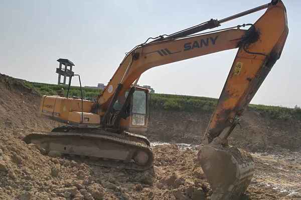 安徽出售转让二手9000小时2010年三一重工SY215C挖掘机