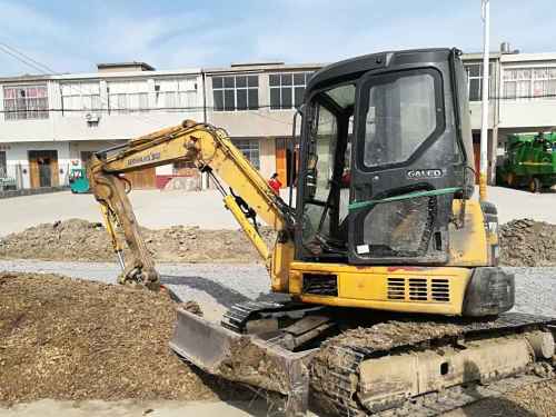 安徽出售转让二手6000小时2009年小松PC55MR挖掘机