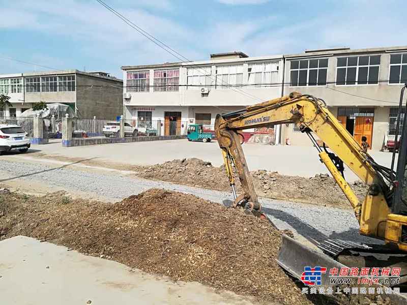 安徽出售转让二手6000小时2009年小松PC55MR挖掘机