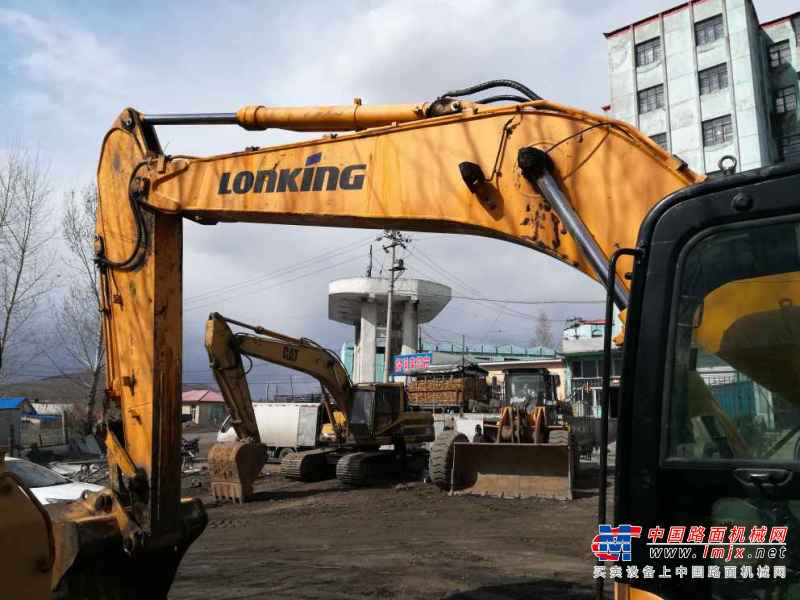 黑龙江出售转让二手8000小时2011年龙工LG6235挖掘机