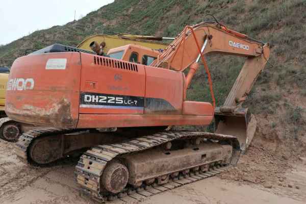 陕西出售转让二手12000小时2006年斗山DH225挖掘机